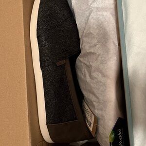 Toms Mens shoes - NEW - grey